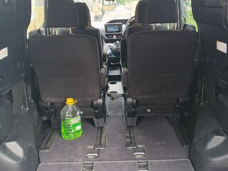 2014 Toyota Voxy III (R80), серебристый, 2050000 рублей, вид 4