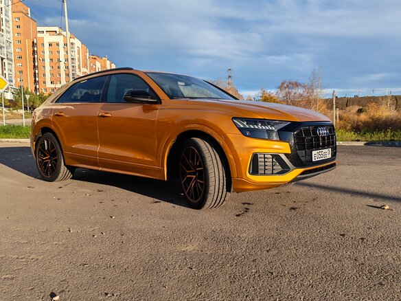 2019 Audi Q8 45 TDI I (4M), оранжевый, 6250000 рублей - вид 5