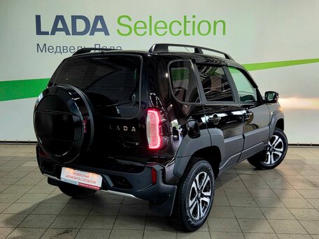 2025 Lada (ВАЗ) Niva Travel I, чёрный, 1295000 рублей, вид 2