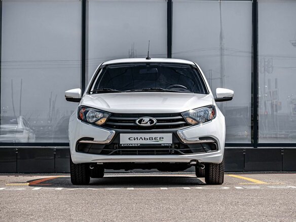 2026 Lada (ВАЗ) Granta I Рестайлинг, белый - вид 3