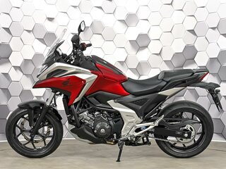 2023 Honda NC 750X, красный, 999000 рублей, вид 4