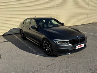 2019 BMW 5 серии 540i xDrive VII (G30/G31/G38), серый, 6300000 рублей, вид 4