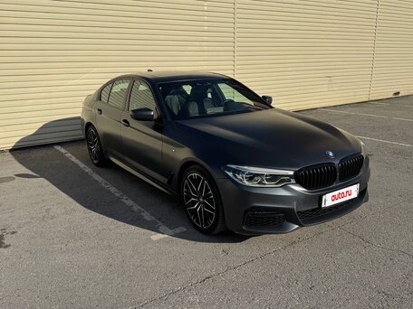 2019 BMW 5 серии 540i xDrive VII (G30/G31/G38), серый, 6300000 рублей, вид 4