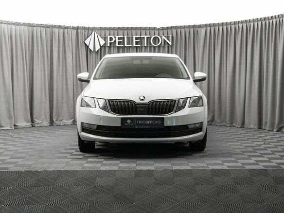 2019 Skoda Octavia III (A7) Рестайлинг, белый, 1525000 рублей - вид 2