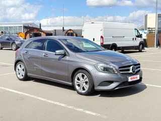 2014 Mercedes-Benz A-Класс 180 III (W176), серый, 1599000 рублей, вид 3