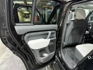 2026 Land Rover Defender 110 II, чёрный, 14995000 рублей, вид 5