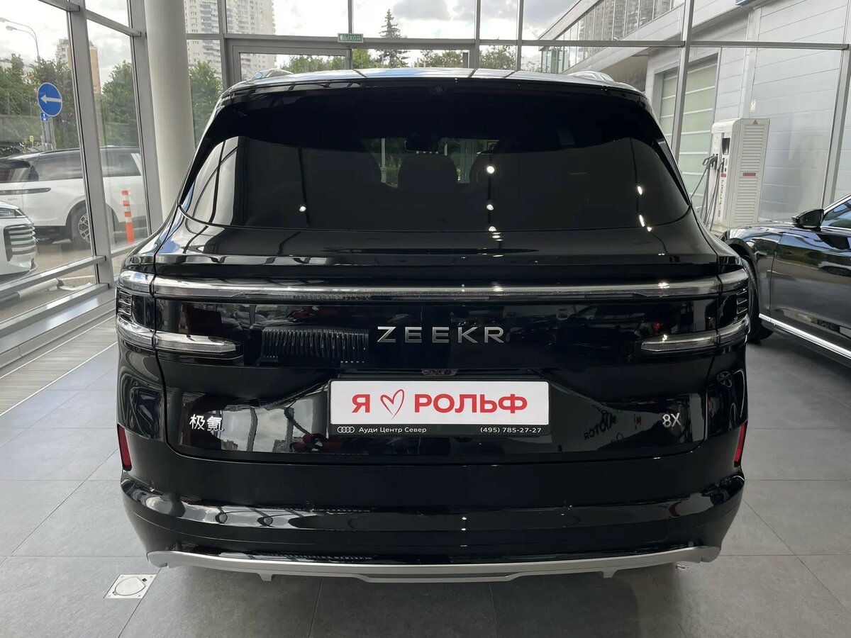 Открыть фотографии: Zeekr 8X