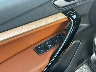 2026 Lada (ВАЗ) Vesta SW Cross I Рестайлинг (NG), коричневый, 2118000 рублей, вид 4