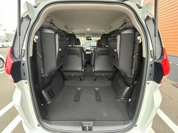 2023 Honda Freed II Рестайлинг, белый, 1450000 рублей - вид 18