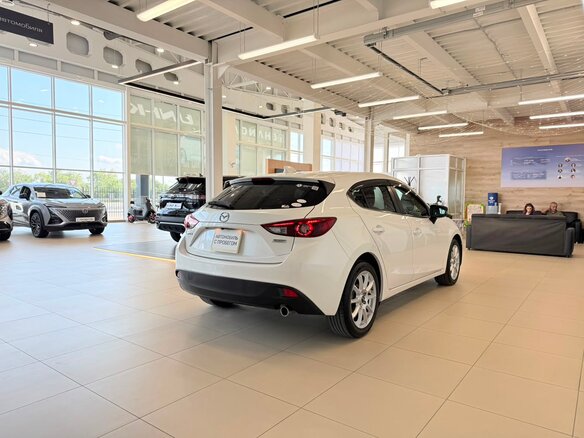 2013 Mazda Axela II Рестайлинг, белый, 1299000 рублей - вид 6