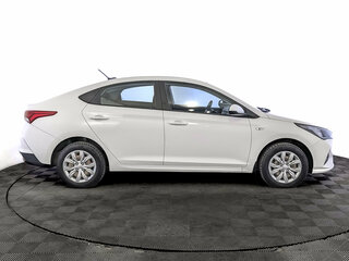 2022 Hyundai Solaris II Рестайлинг, белый, 1570000 рублей, вид 4