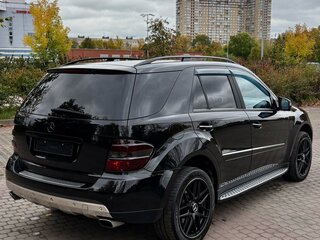 2005 Mercedes-Benz M-Класс 500 II (W164), чёрный, 1449000 рублей, вид 4
