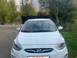 2013 Hyundai Solaris I, белый, 630000 рублей, вид 1