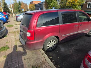 2012 Chrysler Voyager Grand V Рестайлинг, красный, 1300000 рублей, вид 4