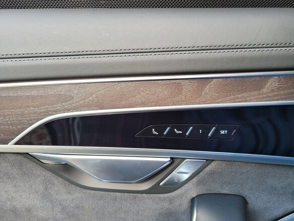 2022 Audi A8 Long 55 TFSI IV (D5), чёрный, 7890000 рублей - вид 11