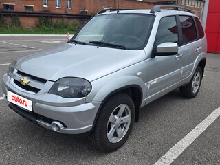 2016 Chevrolet Niva I Рестайлинг, серебристый, 730000 рублей, вид 1