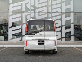 2015 Honda Stepwgn V, белый, 1785000 рублей, вид 4