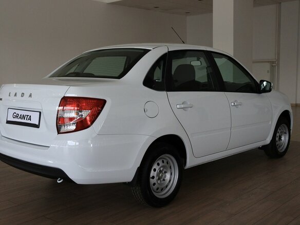 2026 Lada (ВАЗ) Granta I Рестайлинг, белый, 1068000 рублей - вид 4