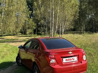 2012 Chevrolet Aveo II, красный, 650000 рублей, вид 3