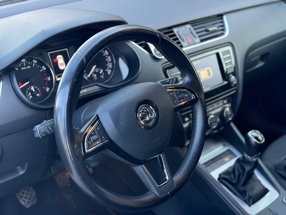 2016 Skoda Octavia III (A7), бежевый, 1250000 рублей - вид 19