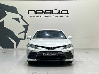 2021 Toyota Camry VIII (XV70) Рестайлинг, белый, 3549900 рублей, вид 2