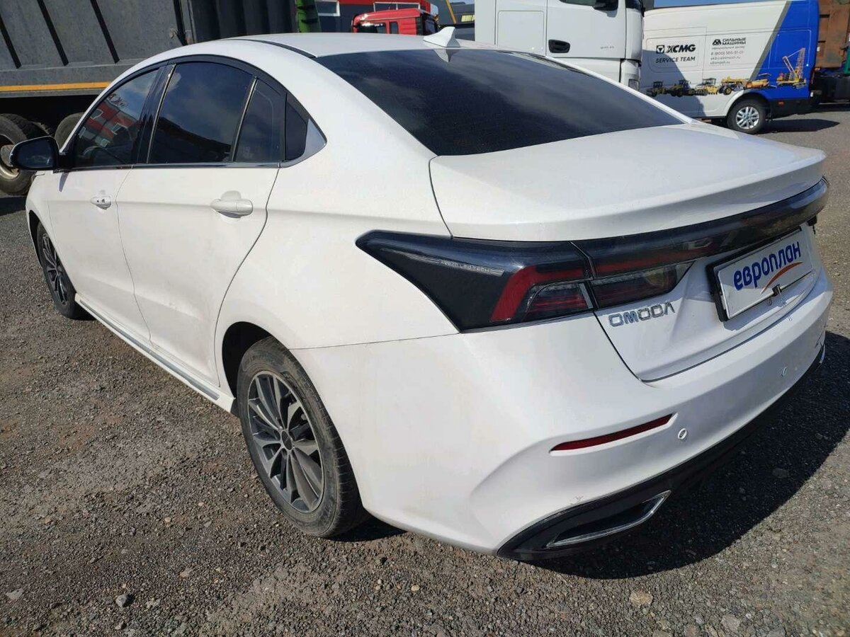 Открыть фотографии: Omoda S5