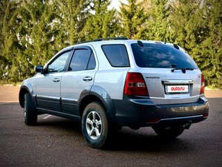 2008 Kia Sorento I Рестайлинг, серебристый, 820000 рублей, вид 3