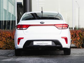 2019 Kia Rio IV, белый, 1300000 рублей, вид 4