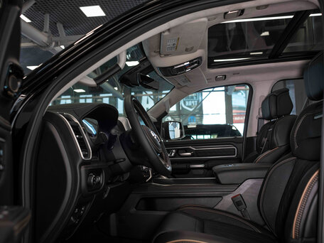 2026 Ram 1500 Crew Cab V Рестайлинг, чёрный, 10490000 рублей, вид 3