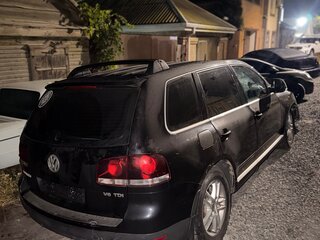 2007 Volkswagen Touareg I Рестайлинг, чёрный, 600000 рублей, вид 1