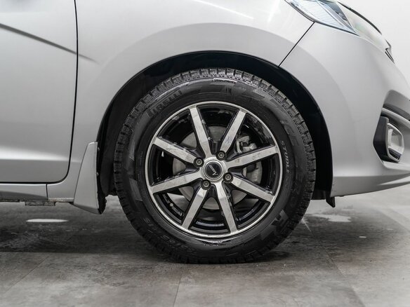 2018 Honda Fit III Рестайлинг, серебристый, 1075000 рублей - вид 15