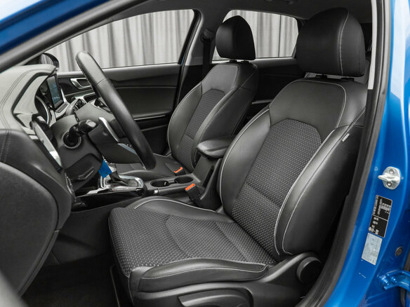 2018 Kia Ceed III, синий, 1790000 рублей - вид 10