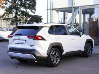 2024 Toyota RAV4 V (XA50), белый, 3799000 рублей, вид 4