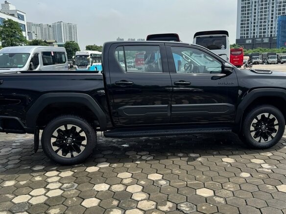 2026 Toyota Hilux IX, чёрный, 7000000 рублей - вид 5