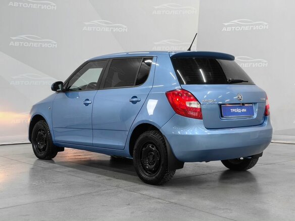2013 Skoda Fabia II Рестайлинг, голубой, 670000 рублей - вид 3