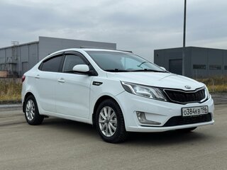 2012 Kia Rio 4-speed III, белый, 699000 рублей, вид 5