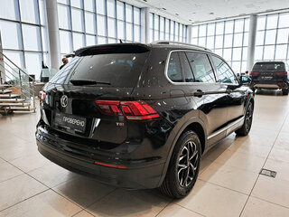 2017 Volkswagen Tiguan II, чёрный, 1650000 рублей, вид 5
