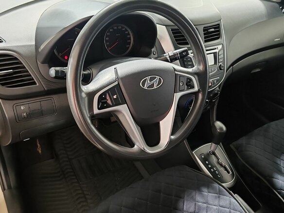 2013 Hyundai Solaris I, бежевый - вид 11
