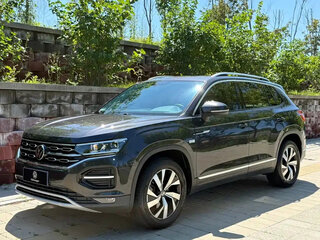 2023 Volkswagen Tayron I Рестайлинг, чёрный, 2089000 рублей, вид 3