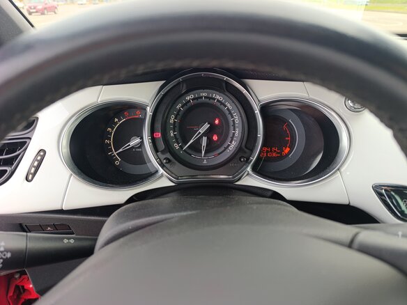 2010 Citroen DS3 I, красный, 900000 рублей - вид 8
