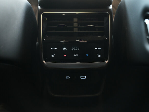 2026 Geely Monjaro I, серый, 4954990 рублей - вид 32