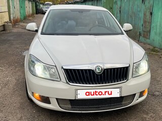 2012 Skoda Octavia II (A5) Рестайлинг, белый, 1500000 рублей, вид 1