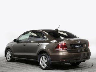 2017 Volkswagen Polo V Рестайлинг, коричневый, 888000 рублей, вид 5