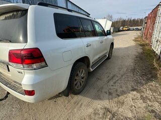2018 Toyota Land Cruiser 200 Series Рестайлинг 2, белый, 4900000 рублей, вид 4