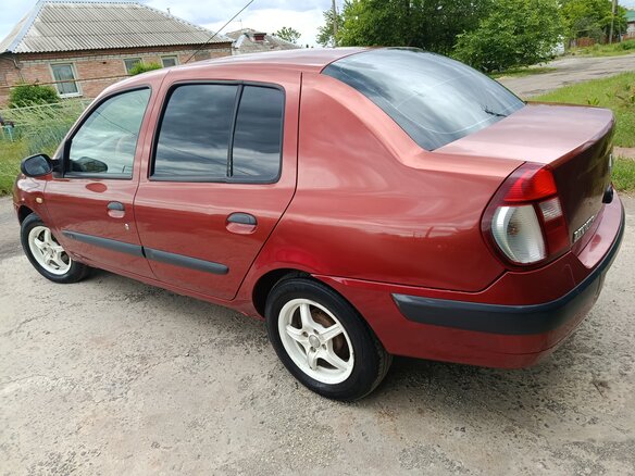 2005 Renault Symbol I Рестайлинг, красный, 270000 рублей - вид 11