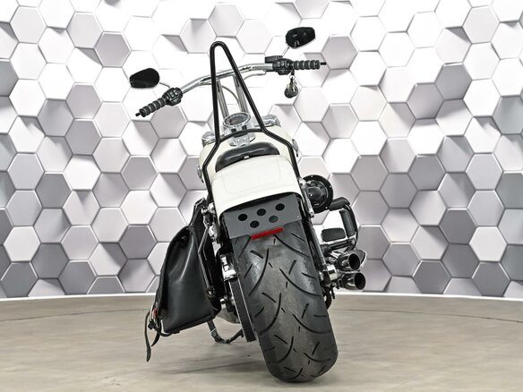 2017 Harley-Davidson Fat Boy, белый, 1699000 рублей - вид 5