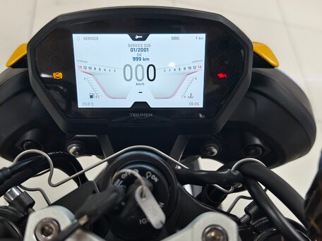 2025 Triumph Street Triple, жёлтый, 1550000 рублей, вид 4