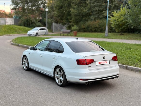 2015 Volkswagen Jetta GLI VI Рестайлинг, белый, 1650000 рублей - вид 6