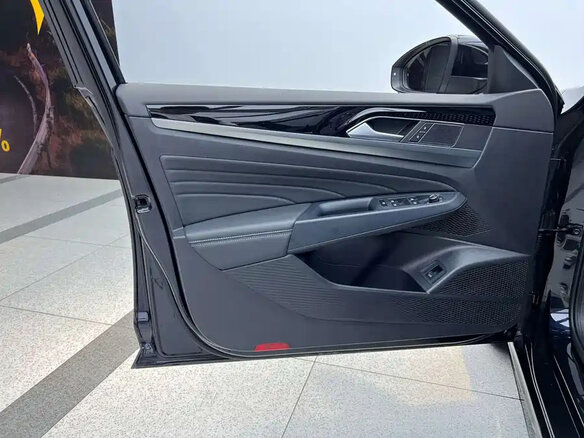 2023 Volkswagen Passat B8 Рестайлинг, чёрный, 1890020 рублей - вид 7
