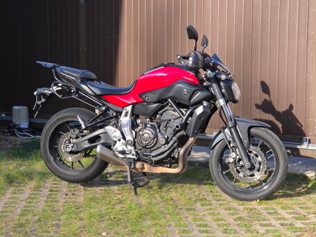 2015 Yamaha MT-07 (FZ-07), красный, 699000 рублей, вид 2